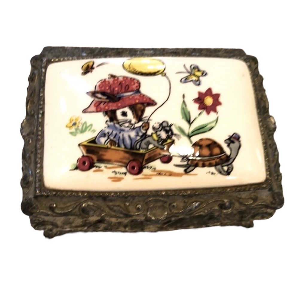VINTAGE FARRINGTON HAND PAINTED CERAMIC TOP JEWELRY TRINKET BOX MADE IN JAPAN